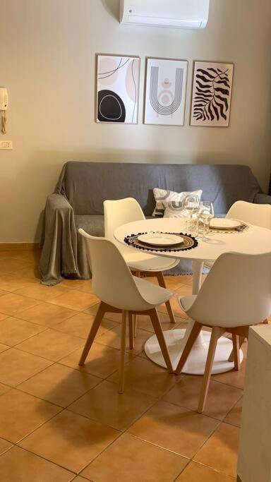 Nest House - Esclusivo Appartamento Marina Di Olbia- Mater Olbia - Beaches - Close To The Airport - Private Parking- Full Comforts - エクステリア 写真